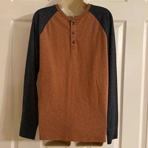 Men’s Banana Republic long sleeve Henley T-shirt